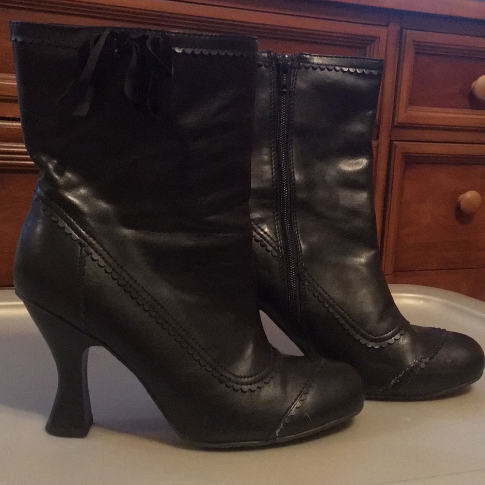 Black boots